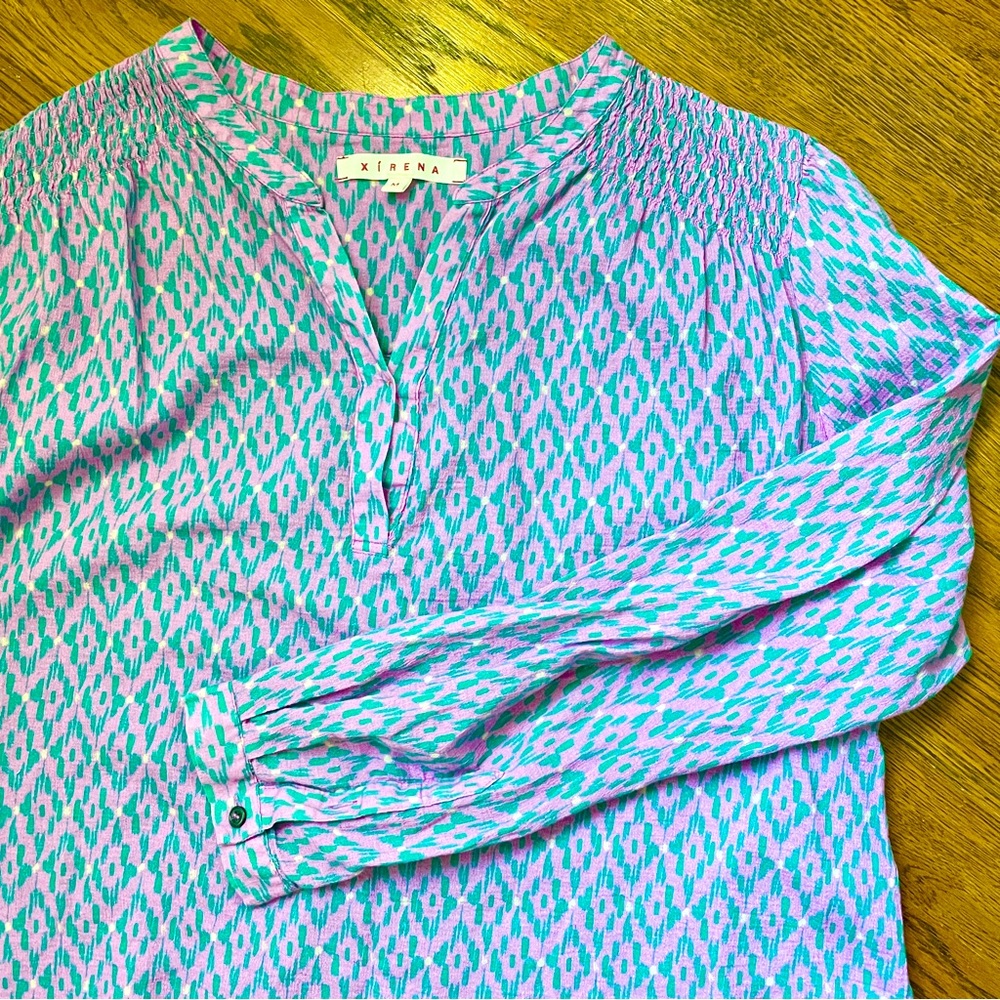 Sz M Xirena lightweight Purple Top
